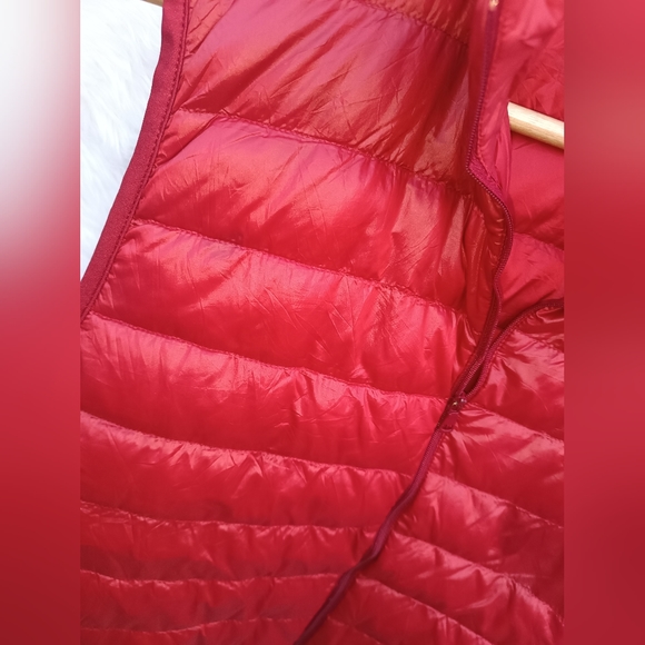 Uniqlo Puffer Vest - Picture 8 of 10